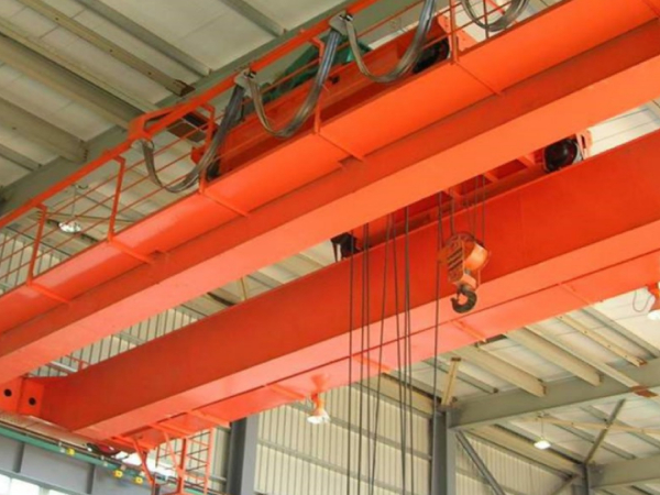 考慮到未來(lái)的發(fā)展和擴(kuò)展性，單梁起重機(jī)和雙梁起重機(jī)哪個(gè)更具優(yōu)勢(shì)？